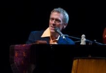 Hugh Laurie, ne Dr. House – už si to zapamatujte!