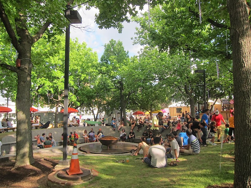 Spruce Street Harbor Park, Philadelphia
