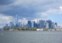 New York z paluby pivní plachetnice