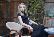 Elegantní Česko do ulic vypustilo hejno korzetů