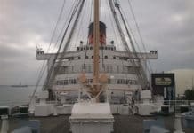 Romantická Queen Mary u břehů Los Angeles