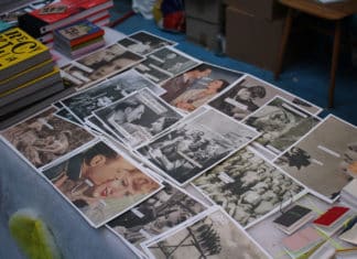 Knihex 5 1/2 : Mrtvá babička, óda na papír a Hakl pod kůží