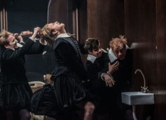 Hamleti: Komedie, která není k smíchu