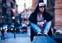 Rozhovor se zakladatelem značky #TOJEVONO: „TOJEVONO je pro všechny, kdo na nic nečekají a žijí tady a teď.“