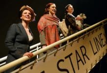 Titanic: Jack s Rose zůstali doma, ledovec zaútočil a pasažérům bylo přesto do zpěvu