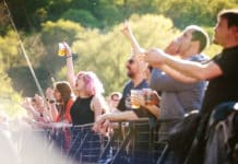 Fotoreport: Čarodějáles 2016 – The Qemists, Guano Apes a protancované střevíce