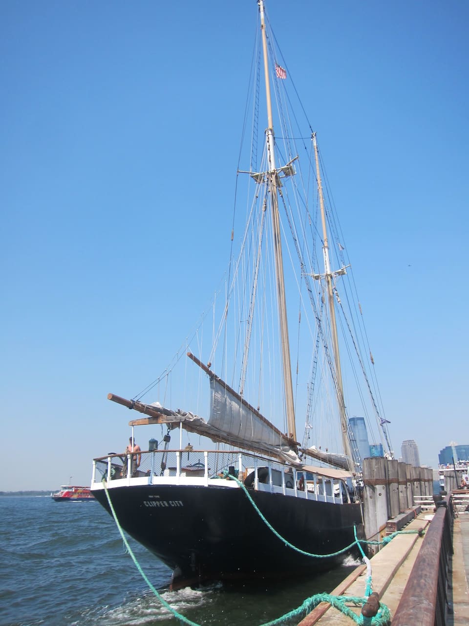 11 Manhattan by Sail