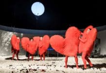 Daniel Špinar opět režíroval Shakespeara, tentokrát komedii Sen noci čarovné