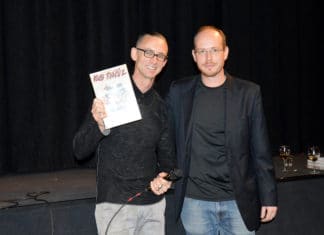 Chuck Palahniuk křtil v Praze Klub rváčů 2, porvat se o podpis přišli mnozí