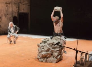 RECENZE: Black Black Woods jsou zkouškou divácké trpělivosti