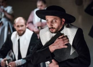 Krysař: Lidé ho rádi vidí přicházet, ale odcházet ještě raději