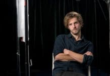 Já v žádném případě netvrdím, že jsem Bůh: Hra o komunikaci, která si vystačí s minimem slov