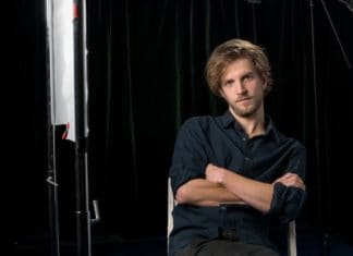 Já v žádném případě netvrdím, že jsem Bůh: Hra o komunikaci, která si vystačí s minimem slov