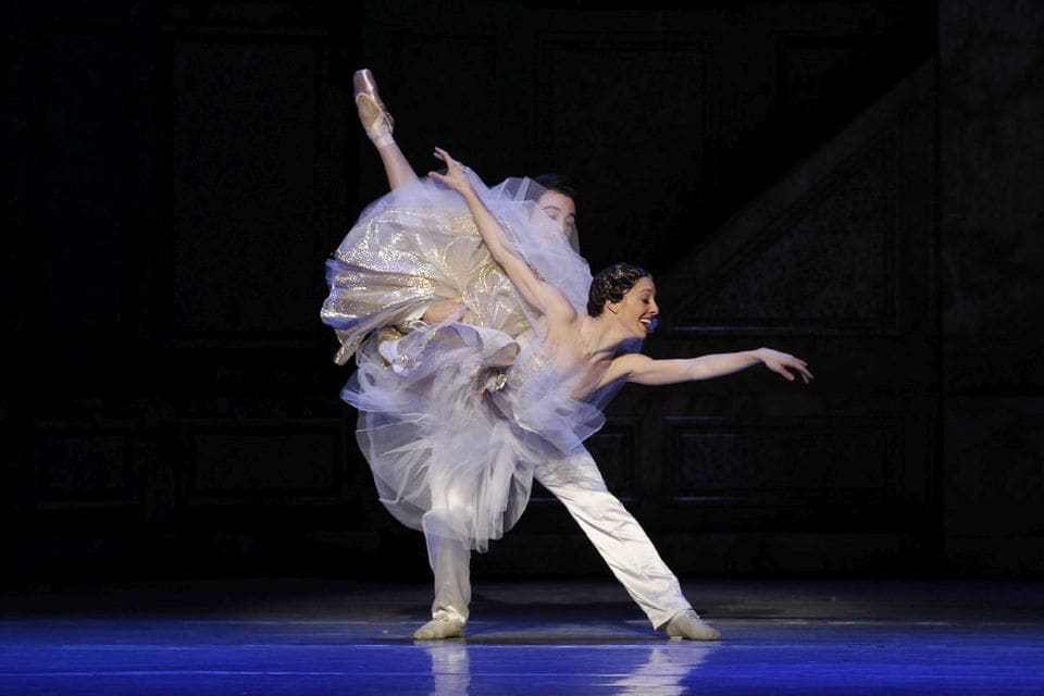 cinderella-dr_0008_layer-7