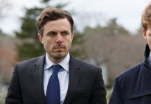 Místo u moře vás přesvědčí, že alespoň jeden z bratrů Afflecků má talent