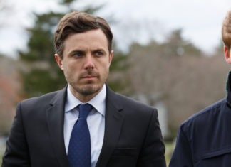 Místo u moře vás přesvědčí, že alespoň jeden z bratrů Afflecků má talent