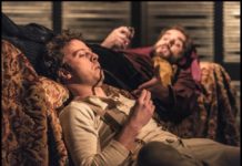 Recenze: Rimbaud a Verlaine popíjejí absinth do úplného zatmění