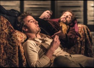 Recenze: Rimbaud a Verlaine popíjejí absinth do úplného zatmění