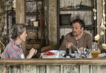 Morální dilema Olgy Tokarczuk vás povede Přes kosti mrtvých