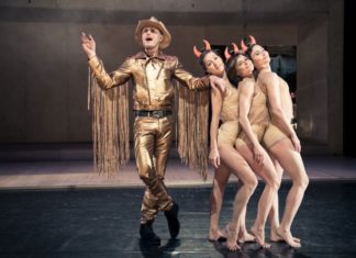 Křehkosti, tvé jméno je žena. Nová inscenace jako obhajoba Špinarovy divadelní politiky