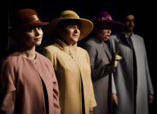 Pravidla slušného chování v moderní společnosti jsou pitomá, pitomá, pitomá a neodolatelná