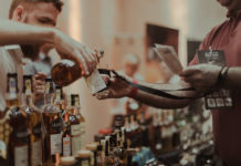 FOTOREPORT: Whisky Life! Prague – tradiční cesta po whisky palírnách světa