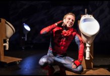 Spybox: Nahlédněte… na pánské záchodky