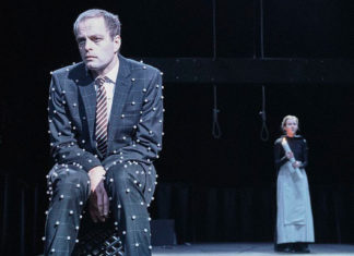 Něco za něco v režii Jana Klaty. Tohle že je Shakespeare? Něco za něco