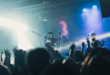 IAMX představil přeplněné MeetFactory nové album Alive In New Light