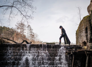 Hastrman. Poetické drama o lidském obojživelníkovi, nespoutané romanci a křehké přírodě