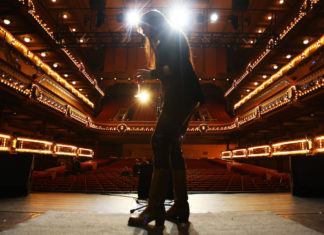 Film Nico 1988. Drogy, alkohol a vyhaslá hvězda