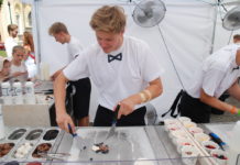 Na letošním Prague Ice Cream Festivalu zazářila především rolovaná zmrzlina