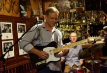 Ryan Simpson Trio: Memphiská Beale Street navštívila mělnické náměstí