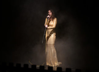 Divadlo DISK vystřelilo do nové sezóny představením Cizinec hledá byt