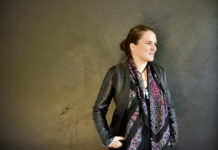 Julia Chochola: „Jsem ráda, že existují dobří lidé i v časech, kdy je výhodnější být debil.“