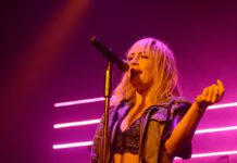 Metric překvapili fantastickou show s neuvěřitelným nábojem