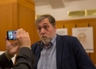 Film Vysotskij. Aspoň, že jsem živ (2011). Pět dní na hraně smrti