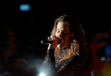 Bluesová královna Beth Hart okouzlila Forum Karlín dvouhodinovou show