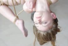 Výstava Voayer Gallery: Nahá těla tentokráte bez emocí (18+)