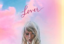 Taylor Swift zve s albem Lover na zamilovanou procházku růžovou zahradou obal alba Taylor Swift – Lover