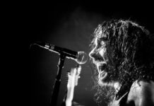 Airbourne v ROXY rozjeli našlapanou rockovou show koncert Airbourne Praha