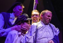 Bezruký Frantík v Divadle pod Palmovkou baví i dojímá inscenace Bezruký Frantík