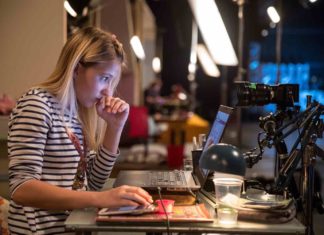 Dokument V síti (2020) odhaluje temná místa českého internetu