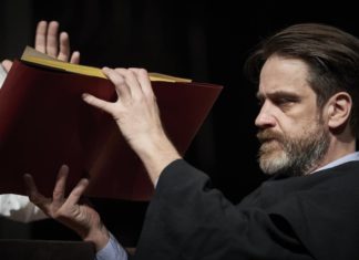 Kyjem po kebuli aneb Zpráva o… O čem vlastně?