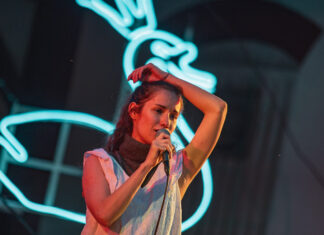 Jatka78 pokřtila svou letní scénu Kabaretem POT a LESK