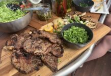 Brunch uprostřed Vltavy na lodi Arwen