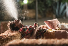 Film Palm Springs (2020): Velká očekávání, výsledek průměrný Palm Springs