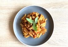 Těstoviny, láska na talíři Vegan bolognese