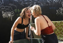 Film Léto v Kreuzbergu (2021): O jednom přerodu z housenky v motýla Film Léto v Kreuzbergu