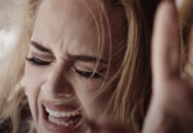 Deset říjnových videoklipů, které nás v roce 2021 zaujaly Adele